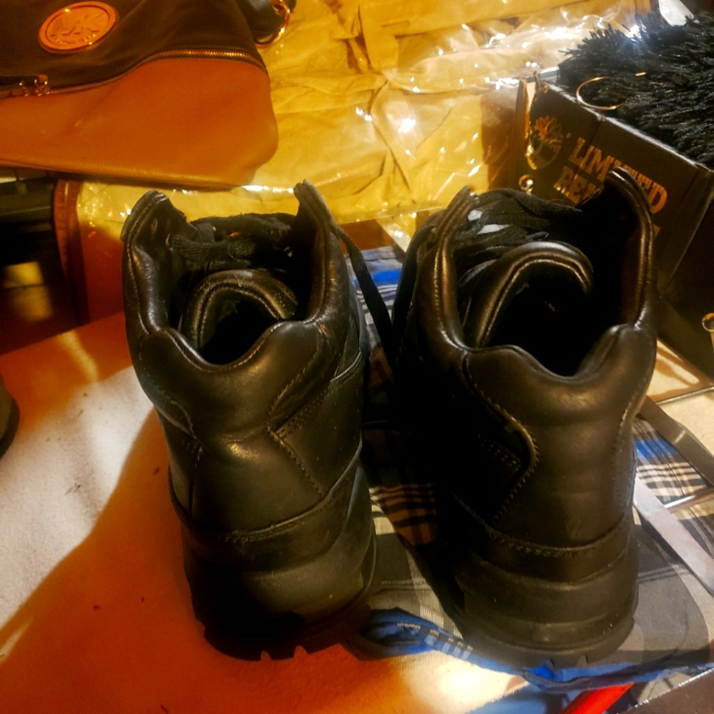 Men's grey Nike boot size 10